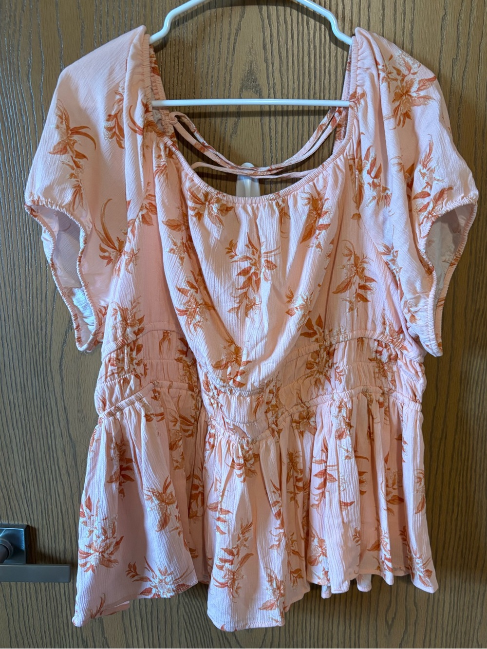 torrid 2x Peach Floral - Criss Cross Back - Crinkle Gauze Top